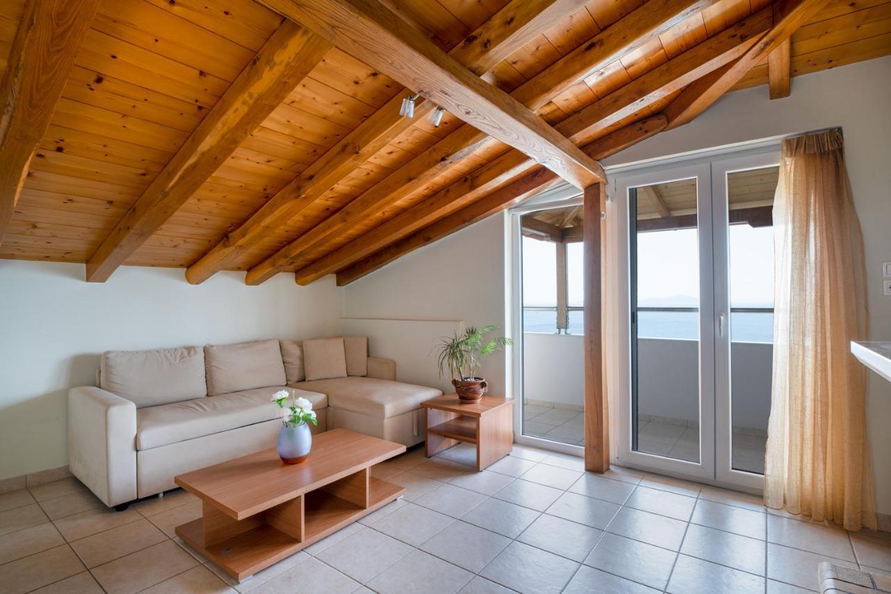 Pantheon Attic Apartment Alonnisos Town Ngoại thất bức ảnh